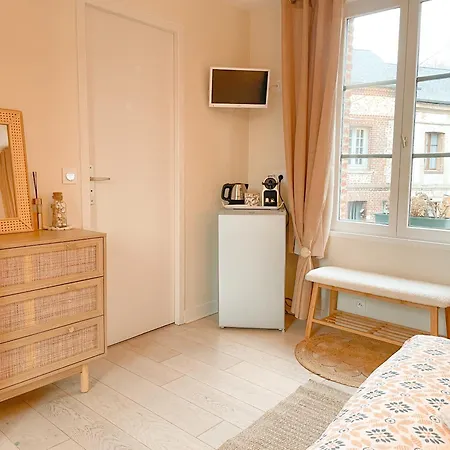 Konukevi Clementines House 4*