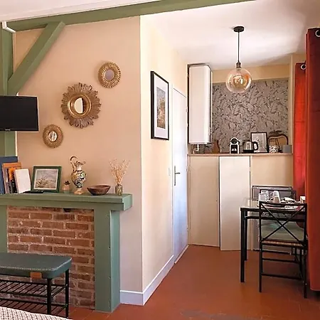 Clementines House Konukevi 4*